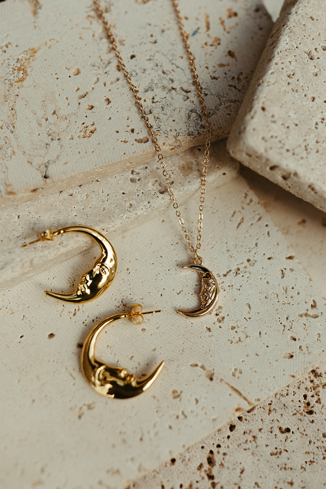 Simple Vintage Crescent Necklace – Love By Luna