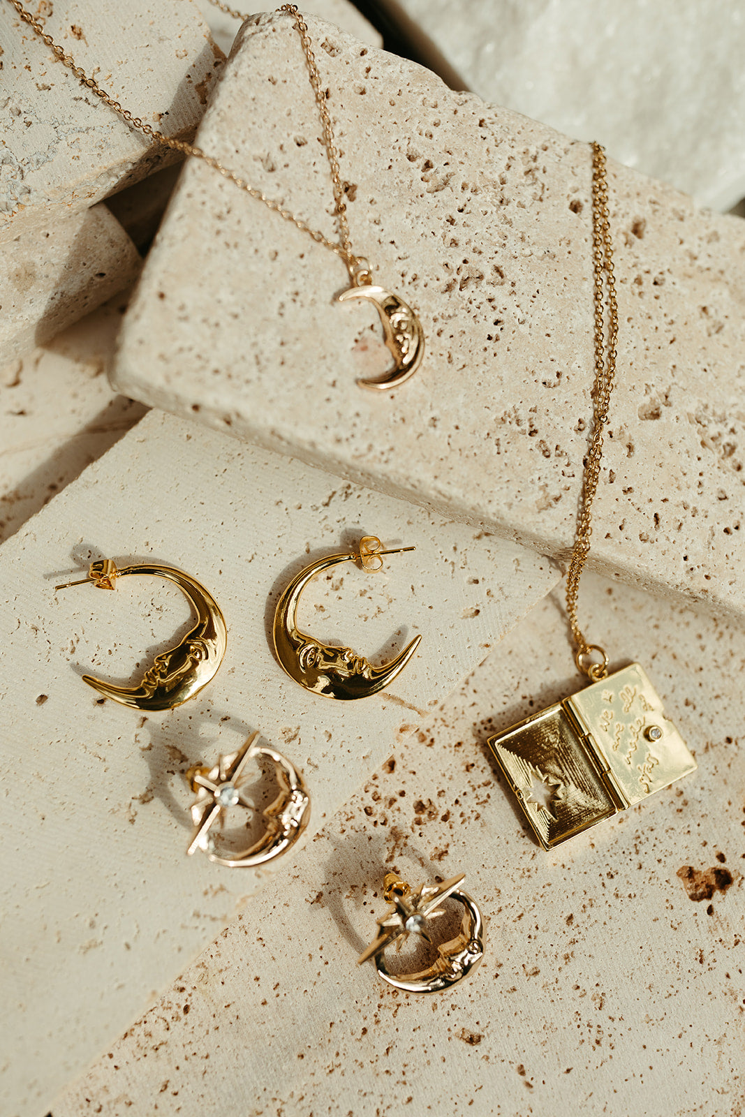 Simple Vintage Crescent Necklace – Love By Luna