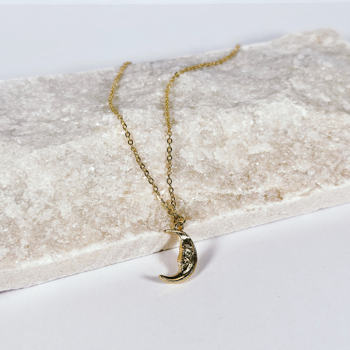 Simple Vintage Crescent Necklace-3