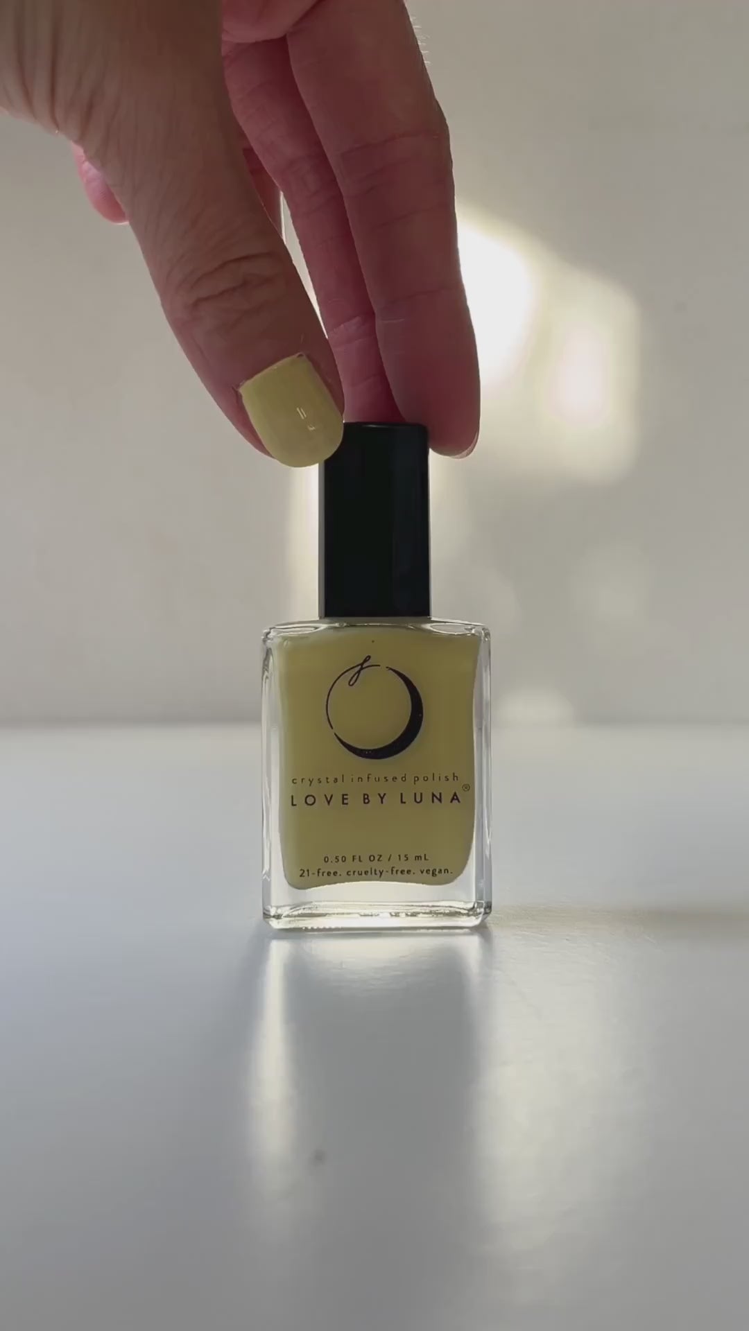 Video provided by Shopify App SwipeUp